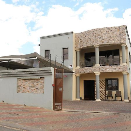 Coco Palm Bed & Breakfast Windhoek Ngoại thất bức ảnh