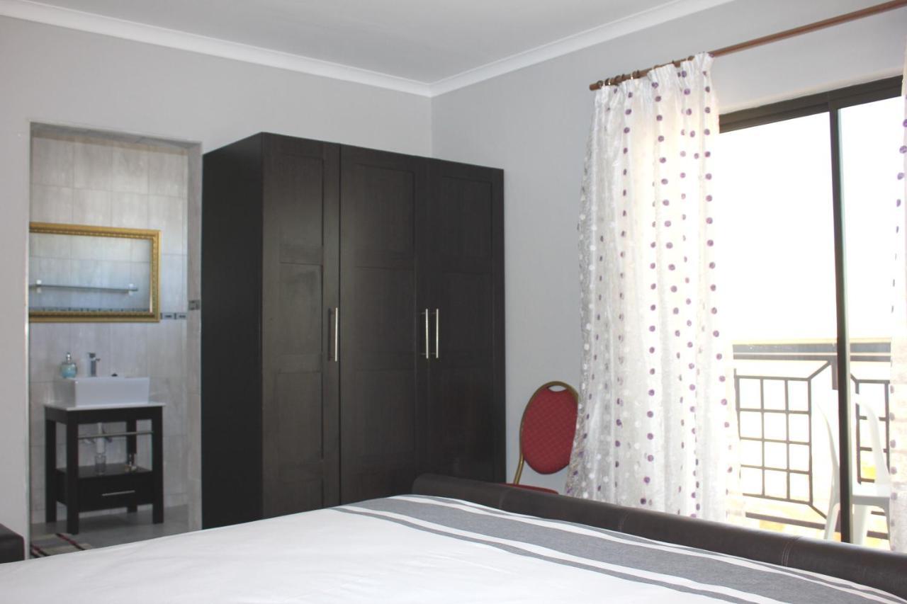 Coco Palm Bed & Breakfast Windhoek Ngoại thất bức ảnh