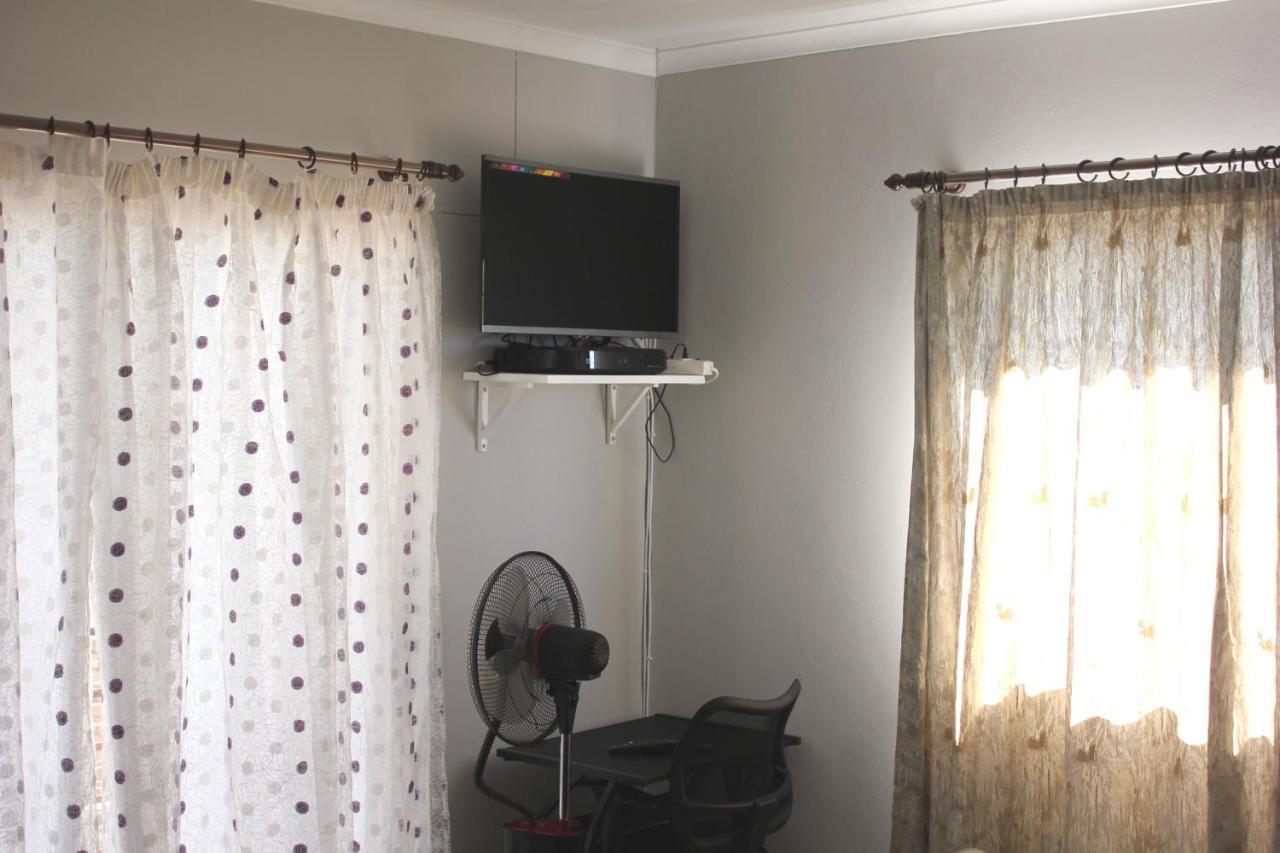 Coco Palm Bed & Breakfast Windhoek Ngoại thất bức ảnh