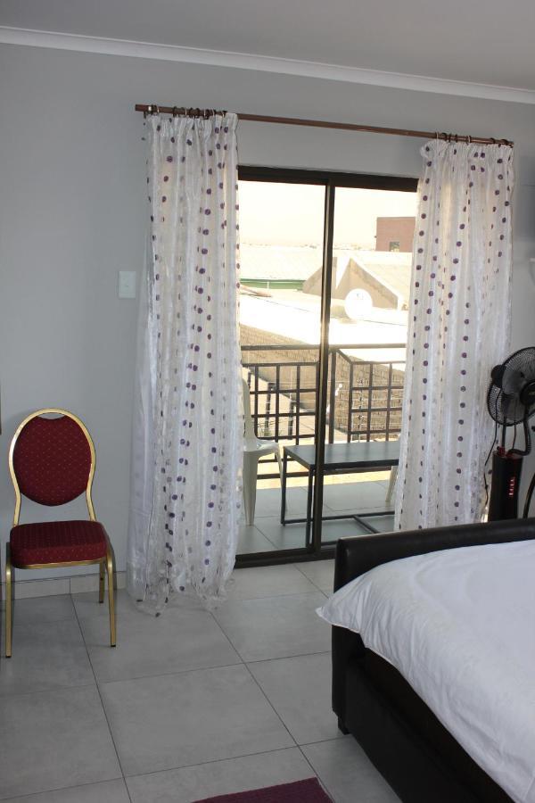 Coco Palm Bed & Breakfast Windhoek Ngoại thất bức ảnh