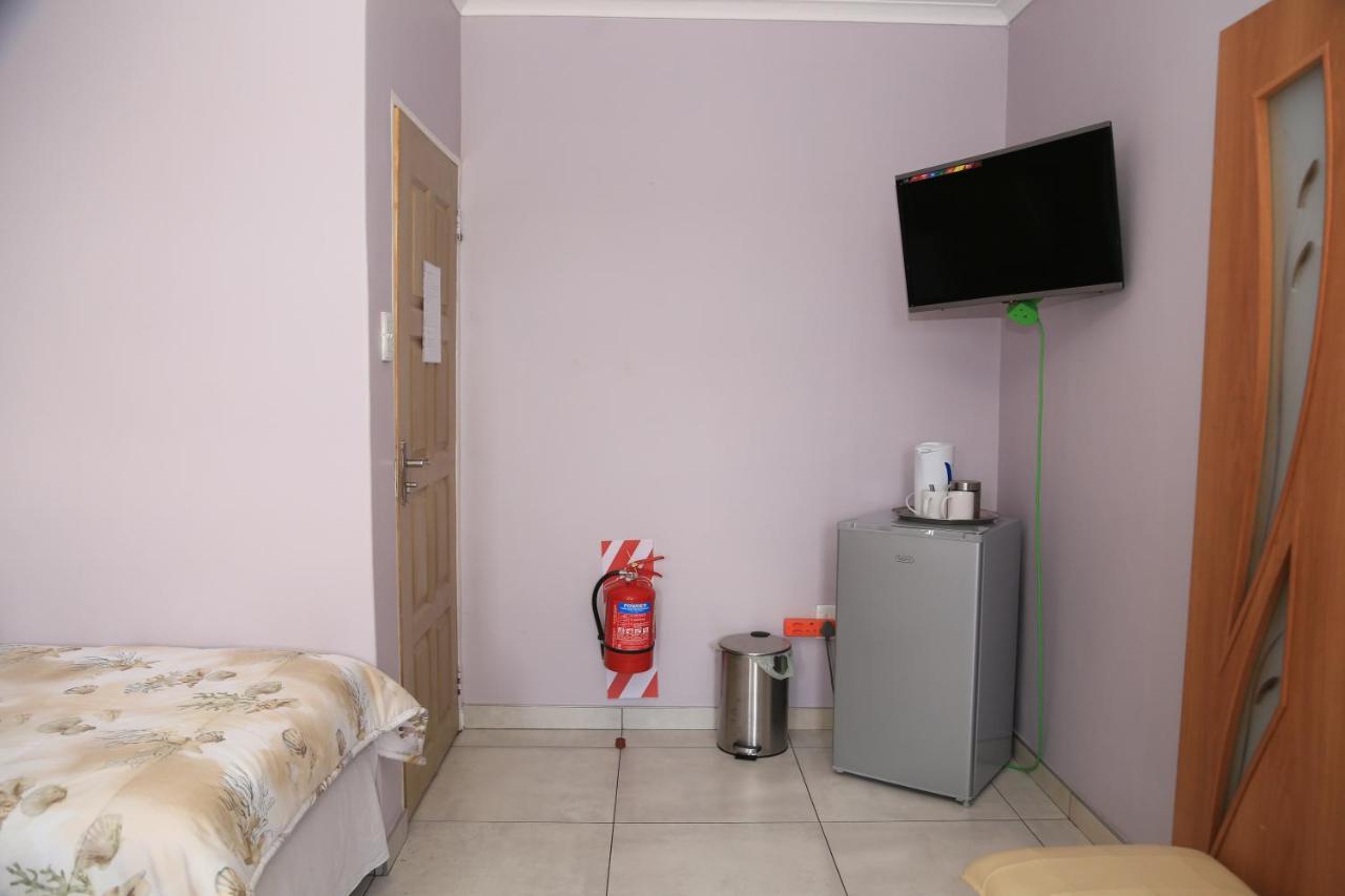 Coco Palm Bed & Breakfast Windhoek Ngoại thất bức ảnh