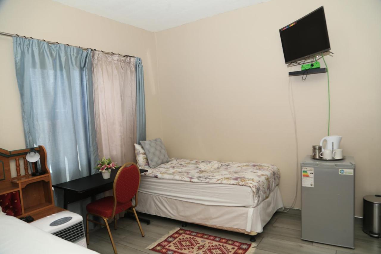 Coco Palm Bed & Breakfast Windhoek Ngoại thất bức ảnh